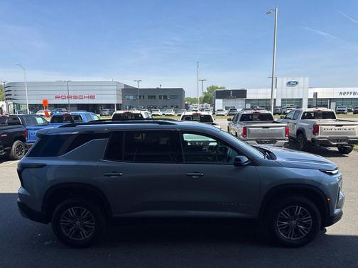 Sterling Gray Metallic 2026 Chevrolet Traverse LT