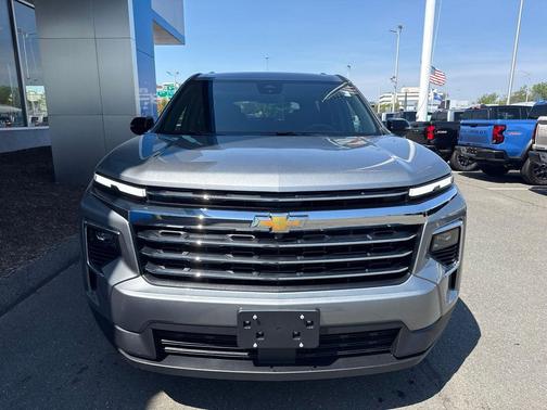 Sterling Gray Metallic 2026 Chevrolet Traverse LT