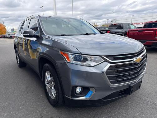 2020 Chevrolet Traverse LT Cloth