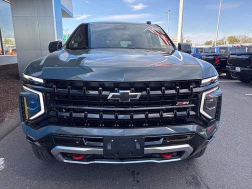 2025 Chevrolet Suburban 4WD Z71