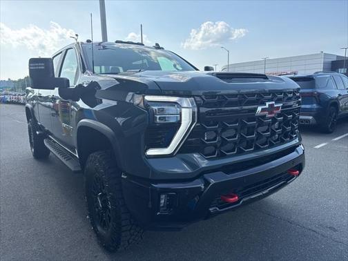 2025 Chevrolet Silverado 2500 4WD Crew Cab Standard Bed ZR2