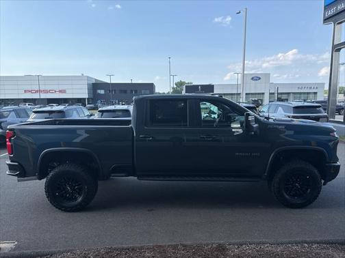 2025 Chevrolet Silverado 2500 4WD Crew Cab Standard Bed ZR2