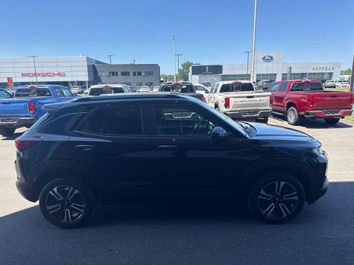 Mosaic Black Metallic 2023 Chevrolet Trailblazer LT