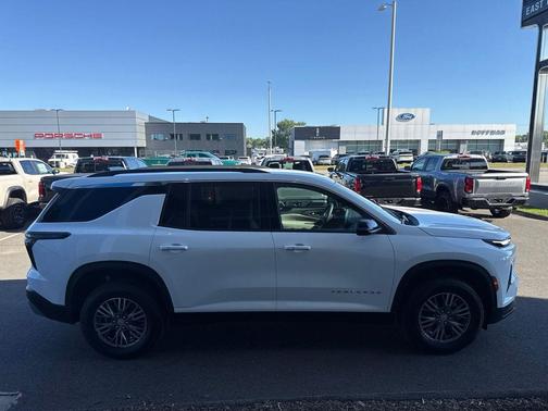 Summit White 2027 Chevrolet Traverse LT
