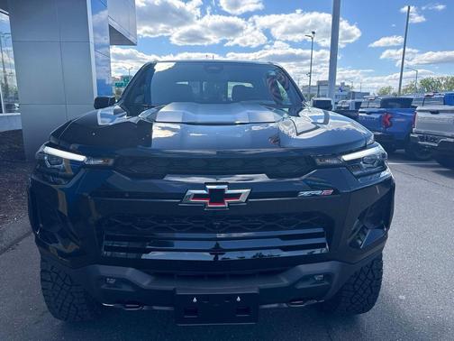 Black 2026 Chevrolet Colorado ZR2
