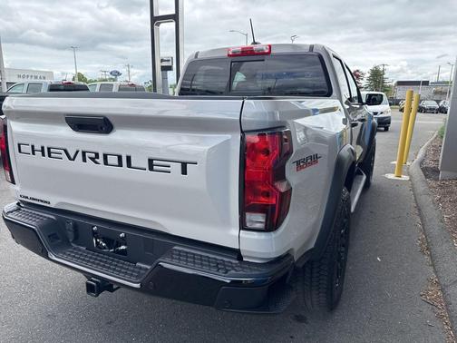 Summit White 2026 Chevrolet Colorado Trail Boss