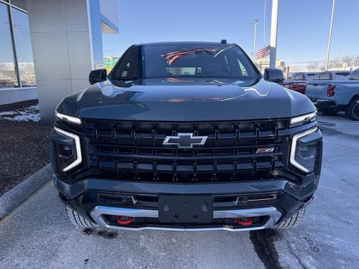 2025 Chevrolet Suburban 4WD Z71