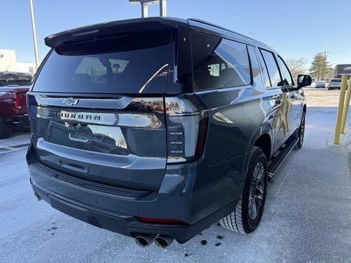 2025 Chevrolet Suburban 4WD Z71