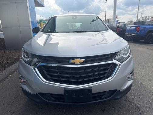 Silver Ice Metallic 2020 Chevrolet Equinox LS