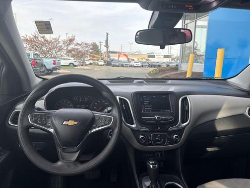 Silver Ice Metallic 2020 Chevrolet Equinox LS