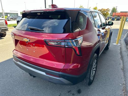 Radiant Red Tintcoat 2026 Chevrolet Equinox 1LT