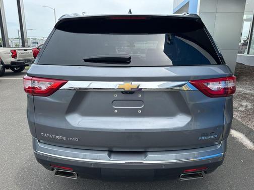 Satin Steel Metallic 2021 Chevrolet Traverse Premier