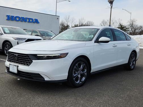 Platinum White Pearl 2024 Honda Accord
