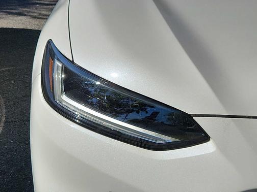 Platinum White Pearl 2023 Honda HR-V