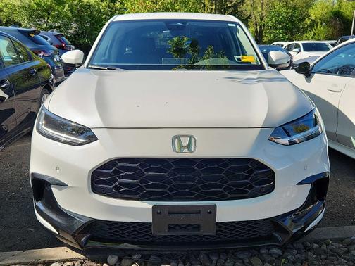 Platinum White Pearl 2023 Honda HR-V