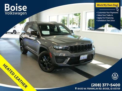 Metallic 2023 Jeep Grand Cherokee Altitude