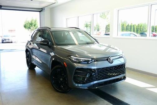 2025 Volkswagen Tiguan 2.0T SE R-Line Black