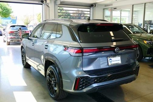 2025 Volkswagen Tiguan 2.0T SE R-Line Black