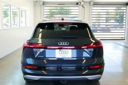 2019 Audi e-tron Prestige