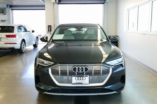 2019 Audi e-tron Prestige