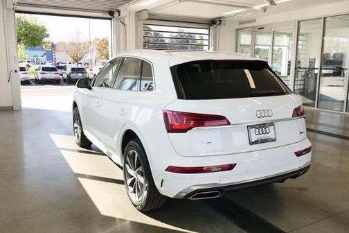 2024 Audi Q5 45 S line quattro Premium