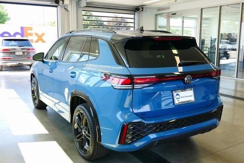 2025 Volkswagen Tiguan 2.0T SE R-Line Black