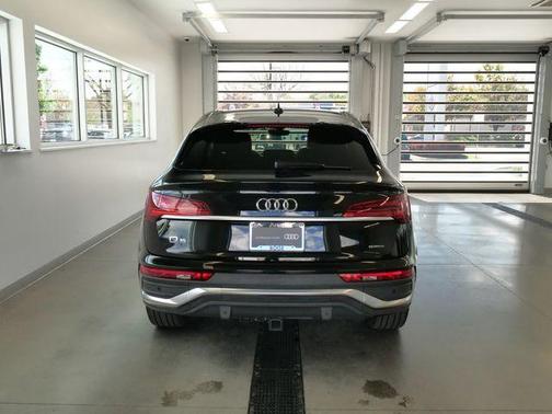 Mythos Black Metallic 2025 Audi Q5 45 S line quattro Premium