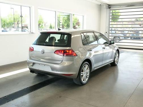 Tungsten Silver Metallic 2015 Volkswagen Golf TDI SE 4-Door