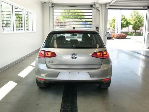 Tungsten Silver Metallic 2015 Volkswagen Golf TDI SE 4-Door