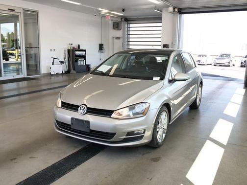 Tungsten Silver Metallic 2015 Volkswagen Golf TDI SE 4-Door
