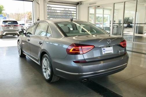 2017 Volkswagen Passat 1.8T SEL Premium