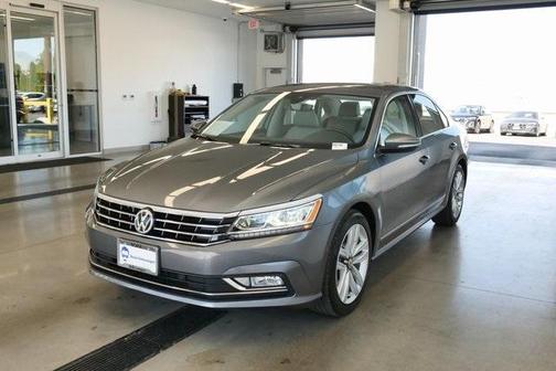 2017 Volkswagen Passat 1.8T SEL Premium