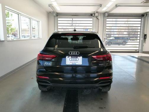 Mythos Black Metallic 2025 Audi Q3 45 S line Premium