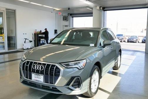 2024 Audi Q3 45 S line Premium