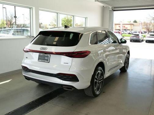 Arkona White 2025 Audi Q5 2.0T quattro Premium