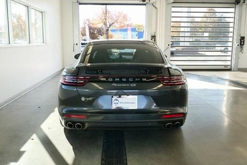 2017 Porsche Panamera 4S