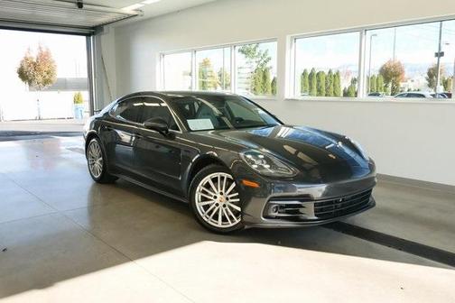 2017 Porsche Panamera 4S