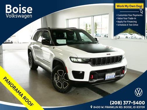 Bright White Clearcoat 2022 Jeep Grand Cherokee Trailhawk