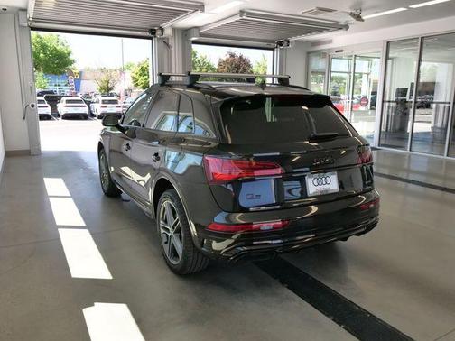 Mythos Black Metallic 2025 Audi Q5 55 S line quattro Premium