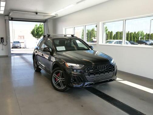 Mythos Black Metallic 2025 Audi Q5 55 S line quattro Premium