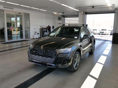 Mythos Black Metallic 2025 Audi Q5 55 S line quattro Premium