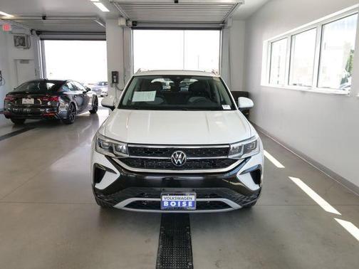Pure White 2023 Volkswagen Taos 1.5T SEL