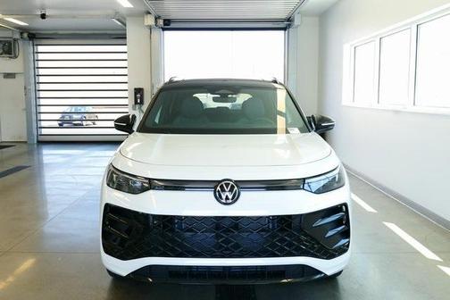 2025 Volkswagen Tiguan 2.0T SE R-Line Black