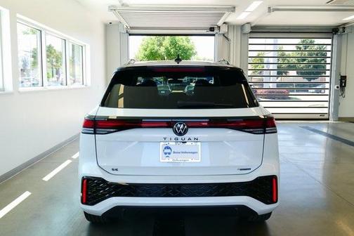 2025 Volkswagen Tiguan 2.0T SE R-Line Black