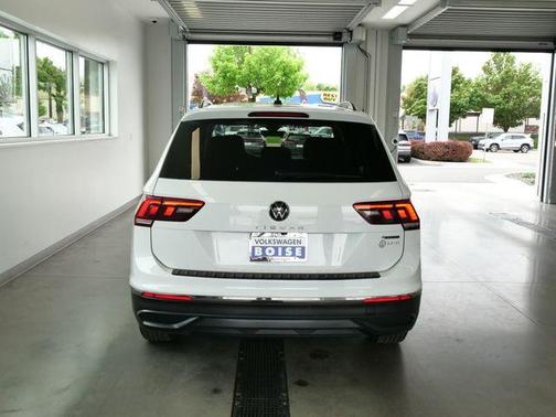 Pure White 2024 Volkswagen Tiguan 2.0T S
