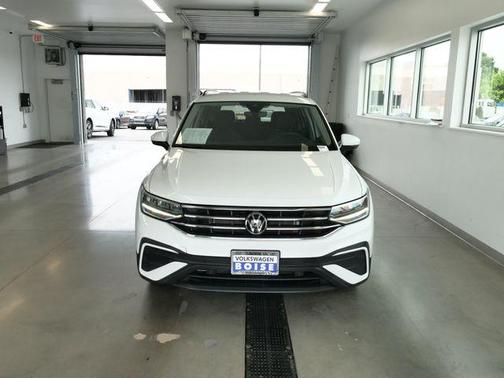 Pure White 2024 Volkswagen Tiguan 2.0T S