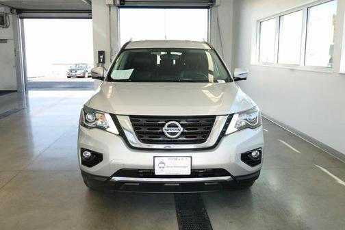2017 Nissan Pathfinder SL