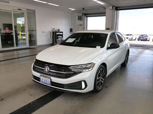 Pure White 2023 Volkswagen Jetta 1.5T Sport