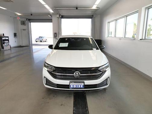Pure White 2023 Volkswagen Jetta 1.5T Sport