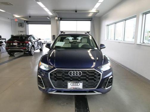 Navarra Blue Metallic 2024 Audi Q5 45 S line quattro Premium